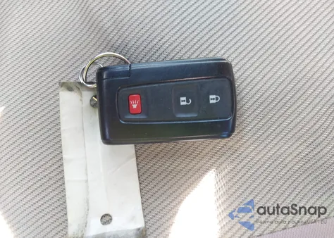 2005 Toyota Prius from USA, damaged, VIN JTDKB20U153051062